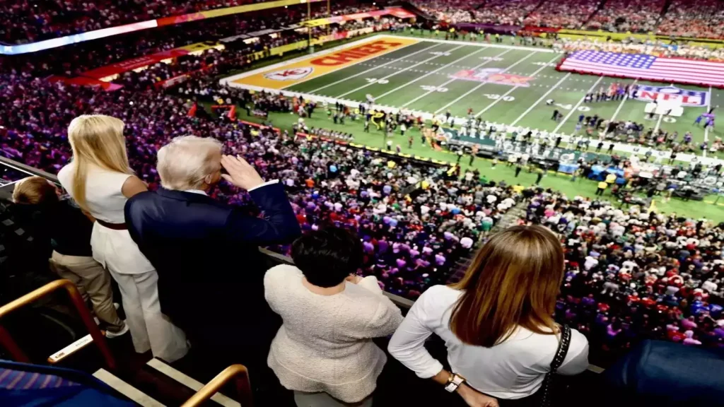 Mengulas Wawancara Trump Sebelum Super Bowl